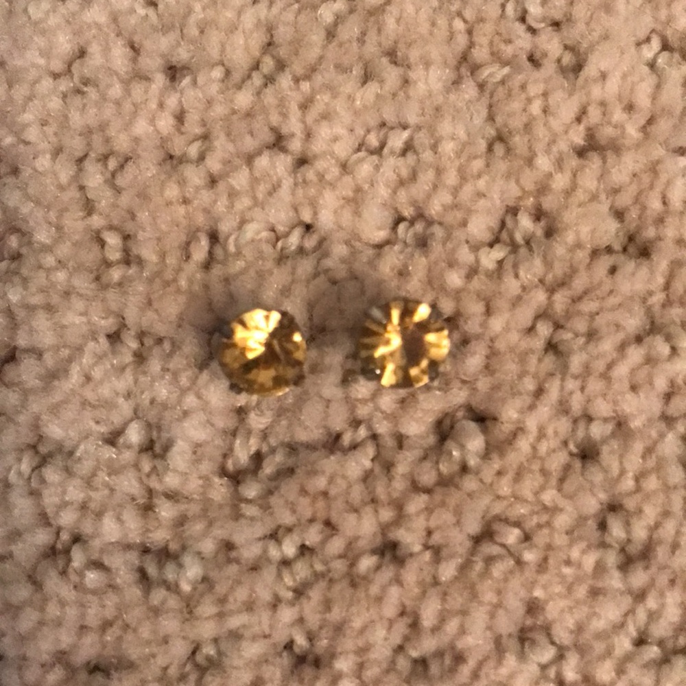 Yellow jewel stud earrings
